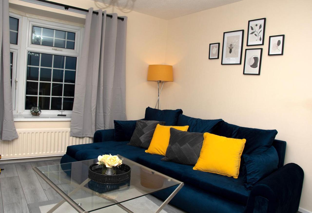 Xb Property - Comfy House Perfect For Families Contractors Relocators بروميتش الغربية المظهر الخارجي الصورة